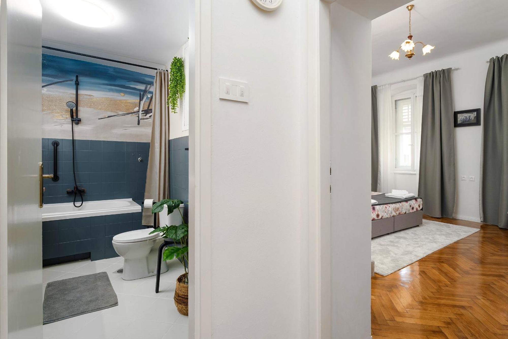 Romeo And Juliet With Balcony And Sea View Apartment