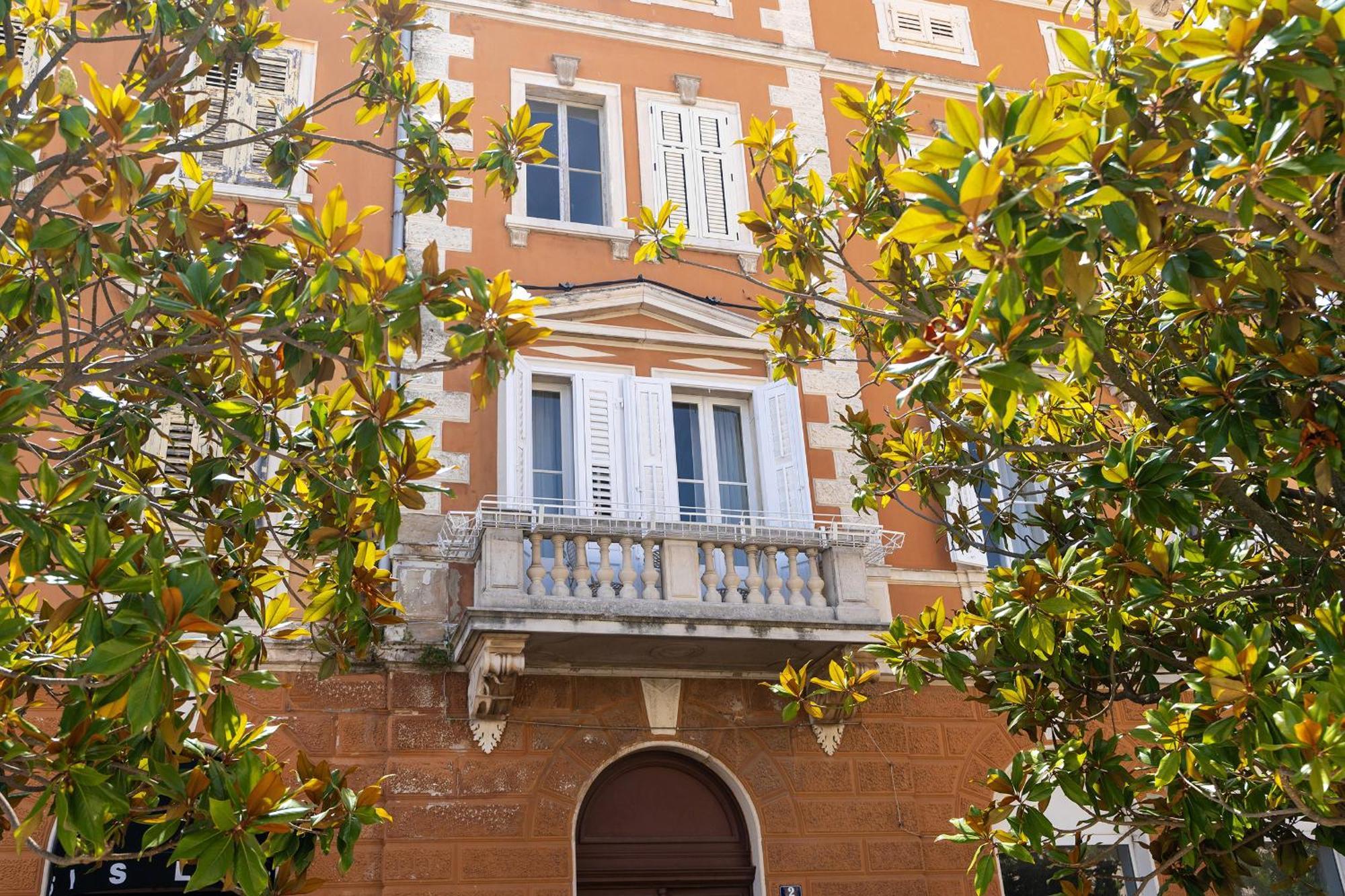 Romeo And Juliet With Balcony And Sea View Apartment