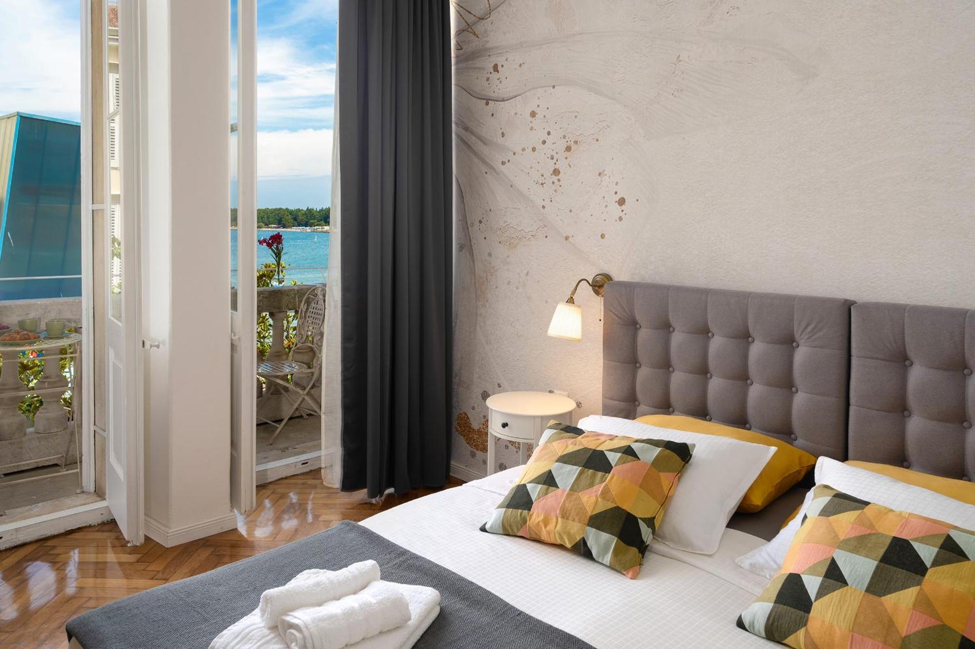 Apartment Romeo And Juliet With Balcony And Sea View Poreč